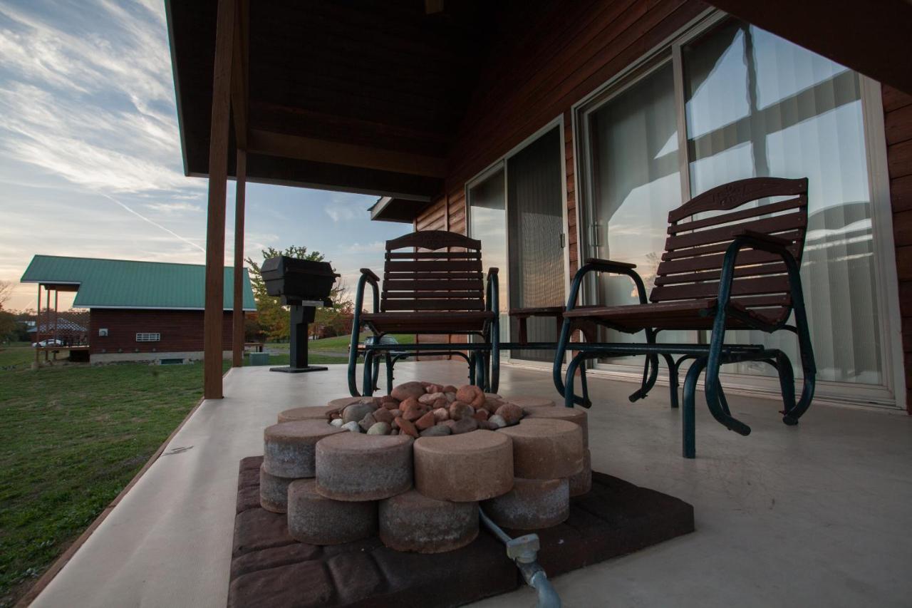 Hotel Serenity Springs - Michigan City Springfield Exterior foto