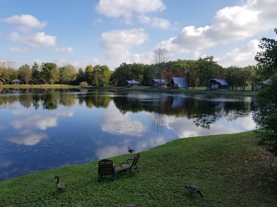 Hotel Serenity Springs - Michigan City Springfield Exterior foto